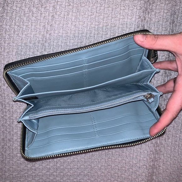 Authentic Rare Coach double buckle front wallet - Picture 3 of 4